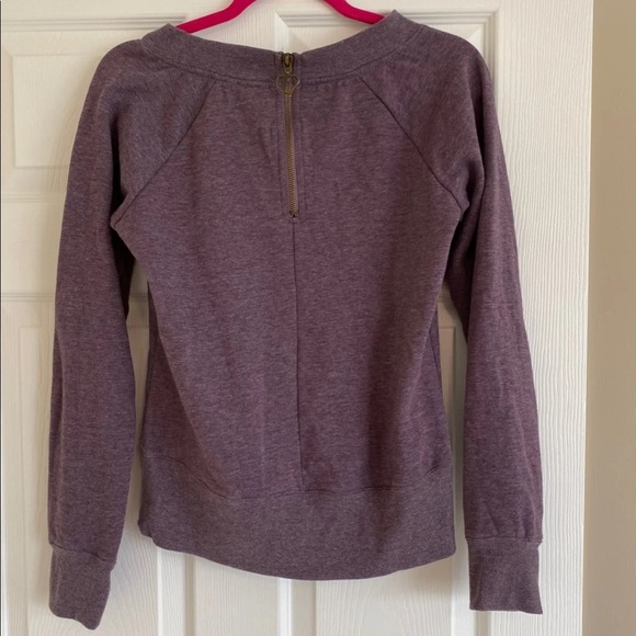 Sweatshirt - Picture 2 of 4